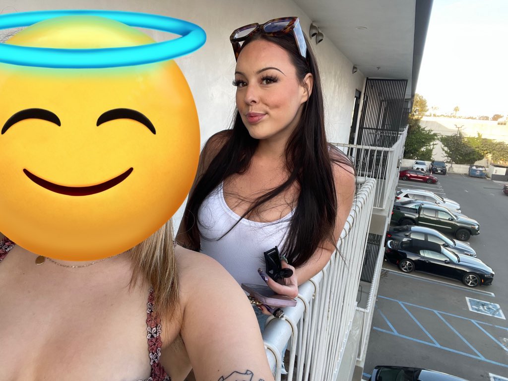 veronicasmallss's tweet photo. Me and my friend wanna come back to the west whos funding it this time https://t.co/rDCrOJdm6W