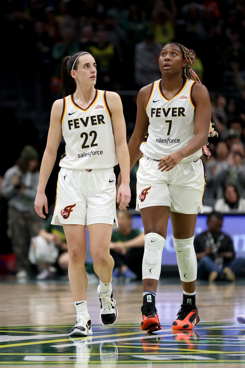 THE NUMBER ONE OVERALL PICKS DELIVERED! 🔥 Aliyah Boston: 17 PTS | 6 REBS | 2 ASTS | 2 STLS Caitlin Clark: 11 PTS | 10 REBS | 8 ASTS | 4 STLS THE INDIANA FEVER GET THEIR FIRST WIN OF THE SEASON!