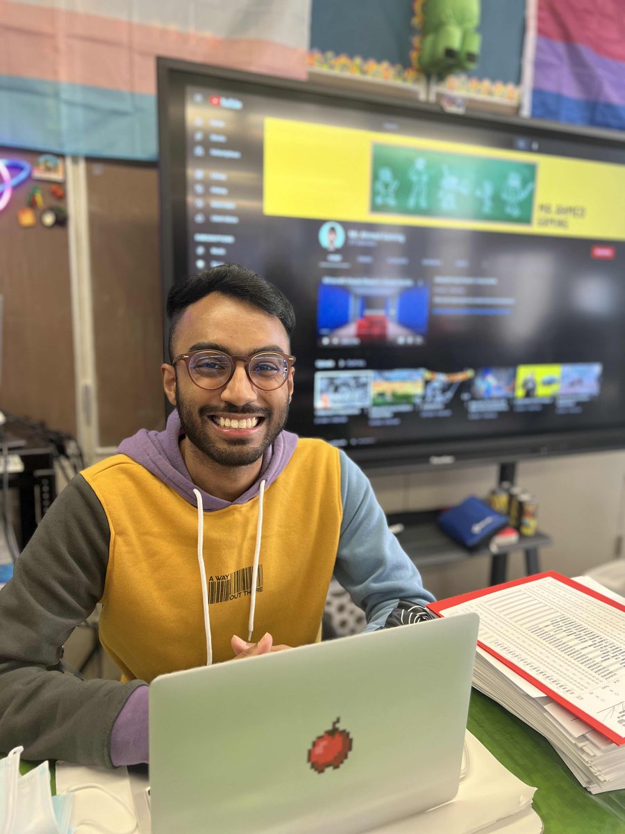 ✨Asian Heritage Month Spotlight✨ Meet @MrAhmedGaming a high school science teacher who uses video games in the classroom to help students learn He's also part of @TheGameAwards Future Class 2022, a @G4C Leadership Award Winner & Minecraft Education Ambassador 🧵