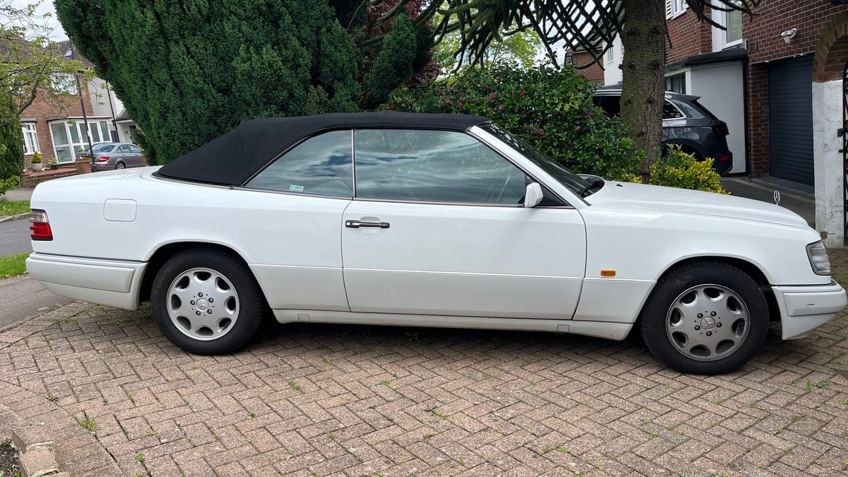 For Sale: 1995 Mercedes E Class White Automatic, 3 speed Right Hand... carandclassic.com/l/C1730752?utm… <<--More #classiccar #classiccarforsale #carandclassic
