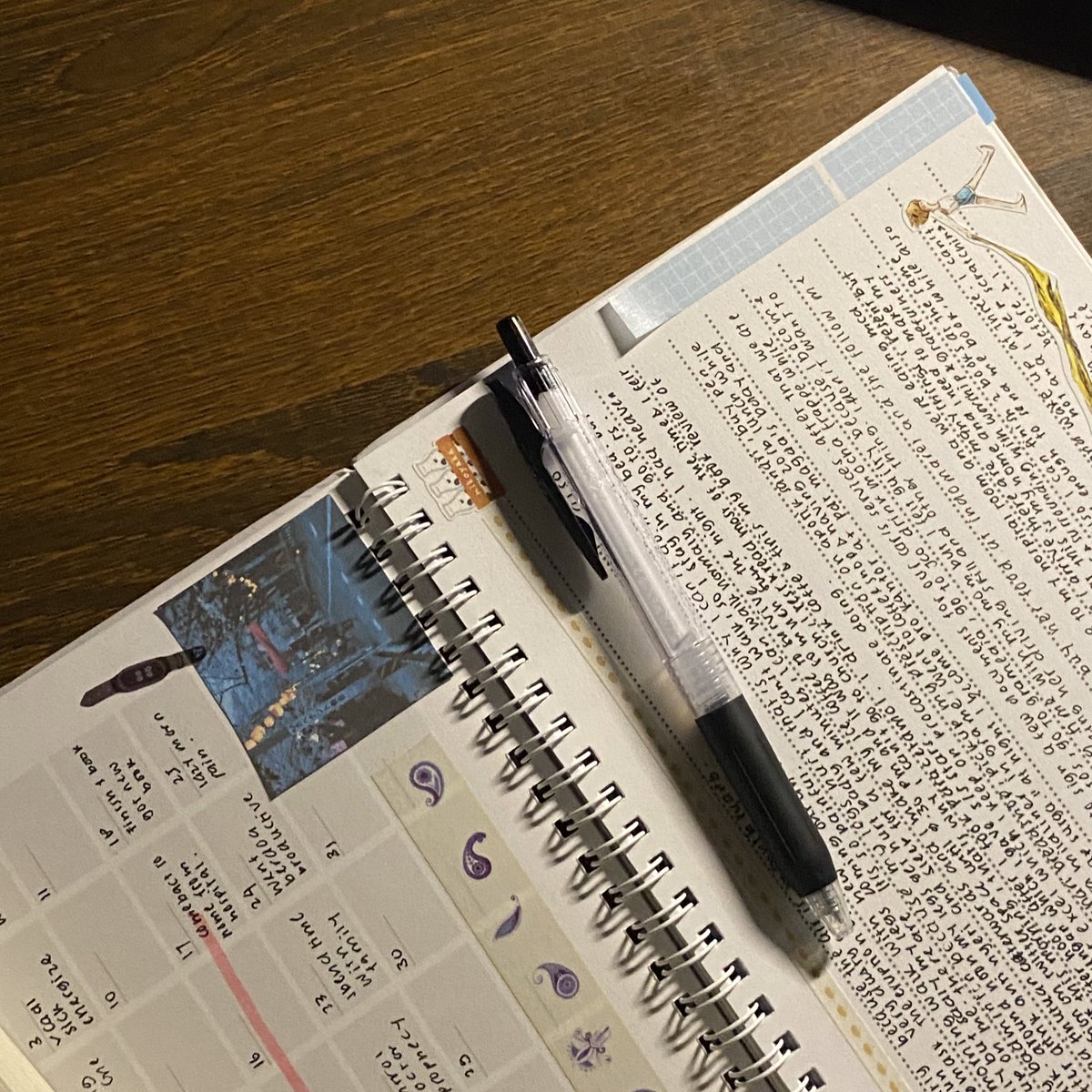 bookwormdaily's tweet photo. 🌧️journaling and reading https://t.co/fjTMYYHzDW