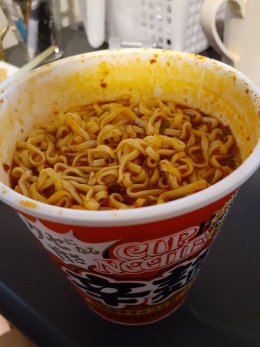 これうまいオ～❗めっちゃカライけど お湯いれるとスープドロドロになるくらい辛子粉末入ってる、なんかクセになる旨辛❗💖 #カップヌードル #辛麺 https://t.co/ujTDOJFtFR<a href="/tag/%E3%82%AB%E3%83%83%E3%83%97%E3%83%8C%E3%83%BC%E3%83%89%E3%83%AB"class="tags">#カップヌードル</a><a href="/tag/%E8%BE%9B%E9%BA%BA"class="tags">#辛麺</a>