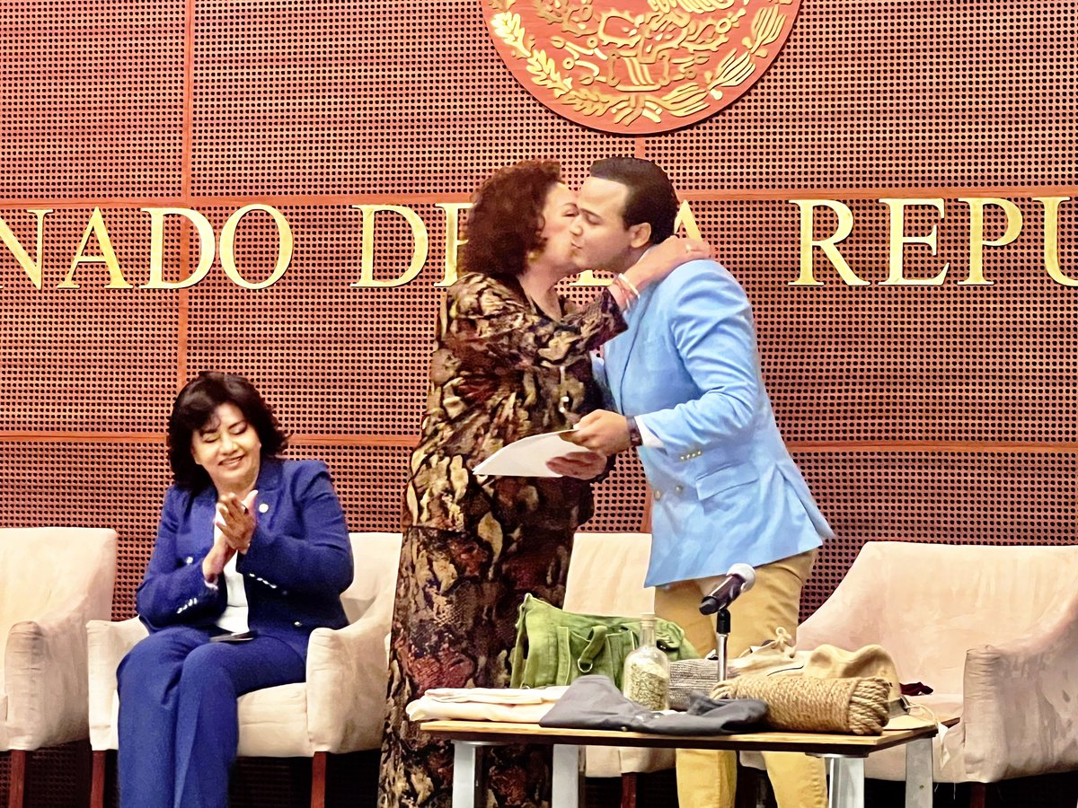 JimenezJeremy's tweet photo. Los grandes espíritus están siempre buscando el cambio, responden a él y lo explotan con cada oportunidad. @Lopezobradorr__ @galaz_eva @Claudiashein @PartidoMorenaMx https://t.co/ZyAMe1iHtm