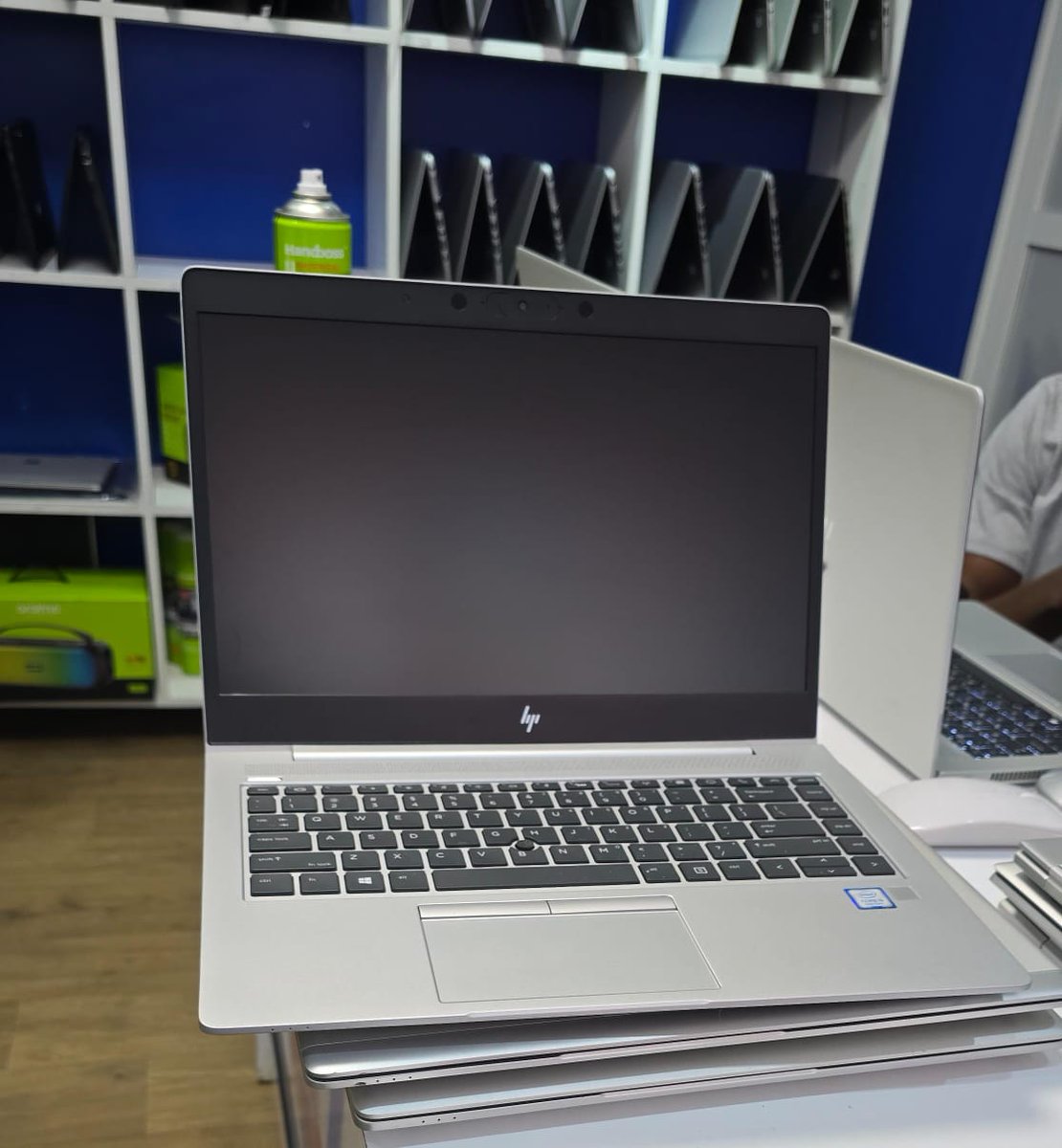 Get this Hp Elitebook 840 8th gen Processor Intel core i5 as low as Ksh 36,500 only Confirm best specs 😍👇 -Storage 8gb Ram/256GB SSD -Size 14 inches full hd -Speed upto 3.8ghz (8cpus) 📞0717040531 [Jose Mourinho Amber Ten Hag Olise Rongai Manchester United Girona]