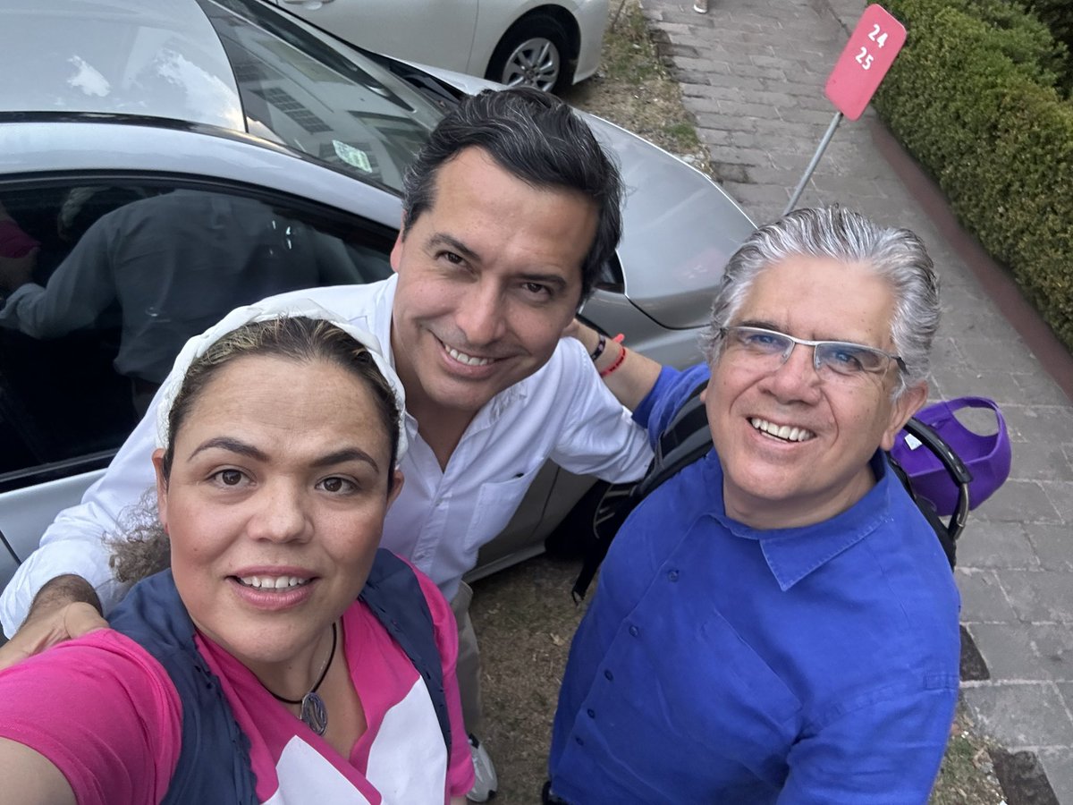 ¡Meses muy intensos de CAMPAÑA! Todo ha valido la pena. Tenemos una enorme candidata a la Presidencia @XochitlGalvez con un gran equipo @gomezreyna @maxcortazarl @hectordflores ¡Hasta la victoria! 🤞🏼🤞🏼🤞🏼