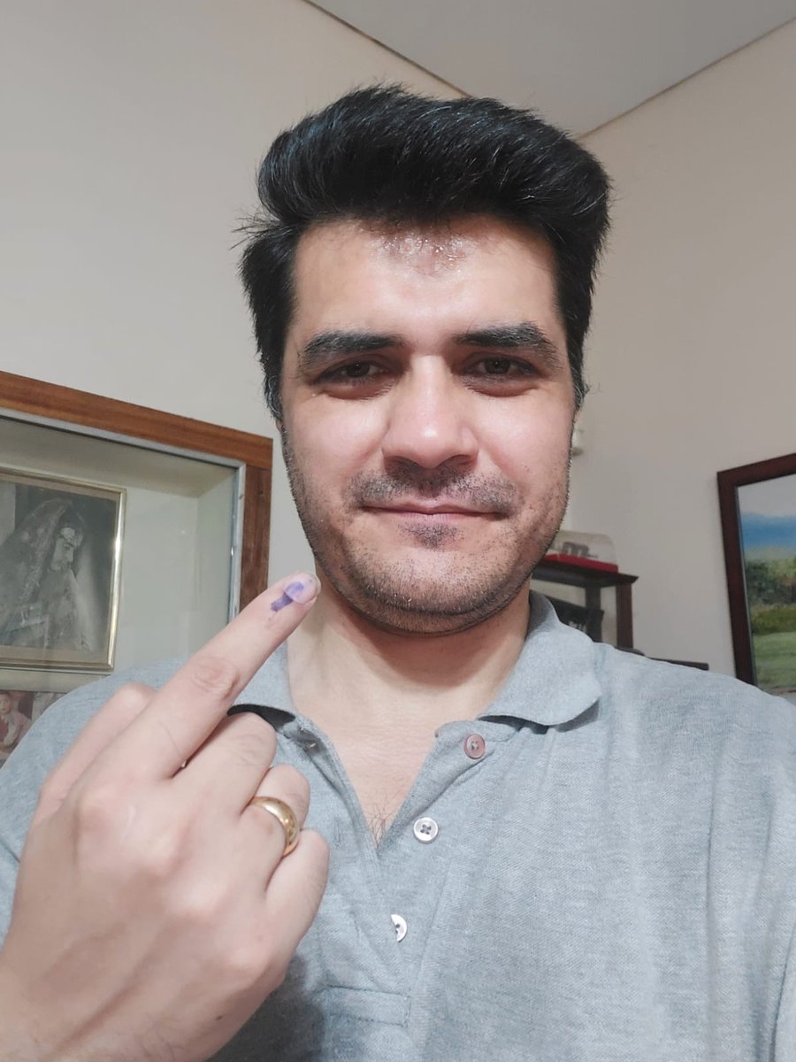 Up yours regressive parties...Rise to progress,development,corruption free Govt.Just exercised my right and most important duty as a proud citizen of India 🇮🇳...Jai Hind !!! @aajtak @ABPNews @ANI @ani_digital @BhaaratExpress @CNNnews18 @htTweets @NewsX @NewsNationTV @BBCBreaking