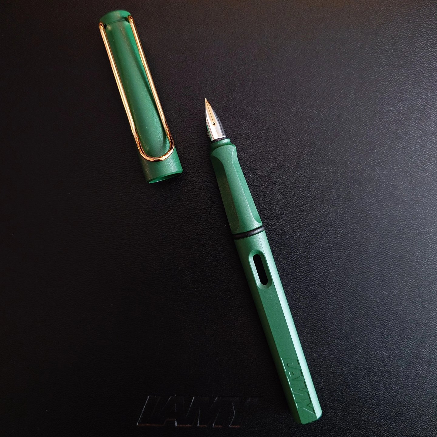 【440本限定】LAMY サファリフィールドグリーンゴールドクリップ 14金ニブ 趣味文20周年記念】ラミー サファリ フィールドグリーン