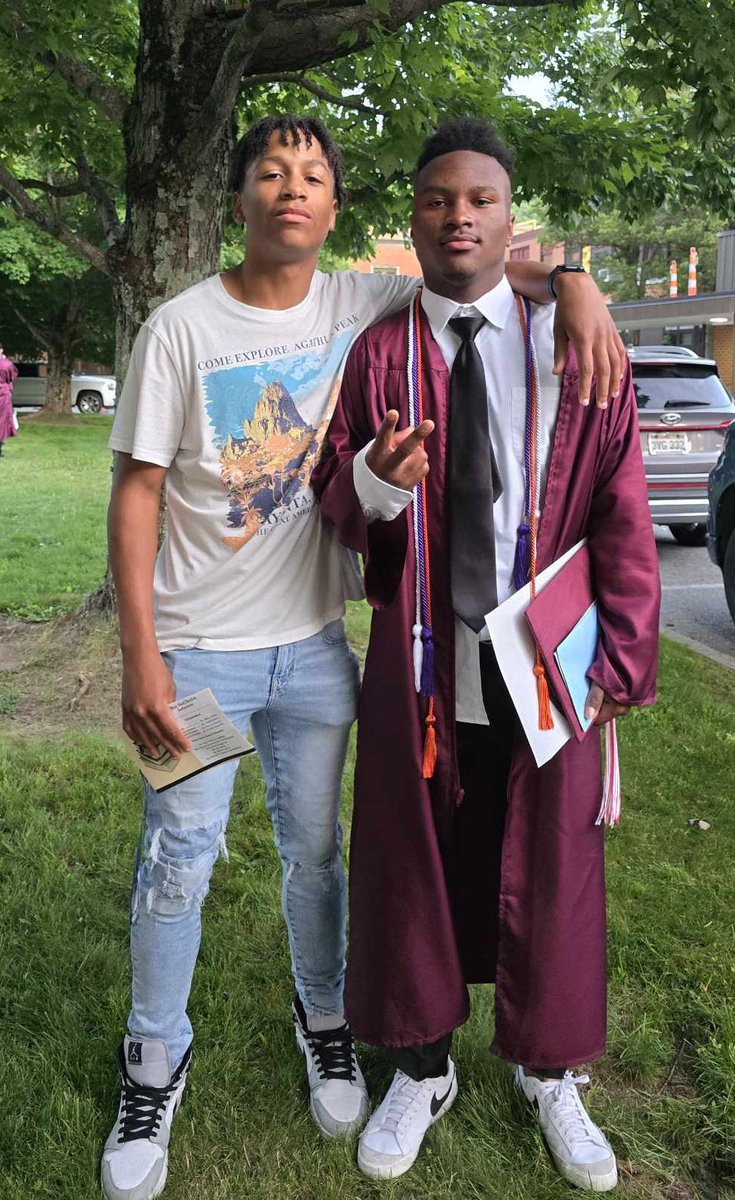 CountryBoyFast's tweet photo. Class of 2024 https://t.co/epX3qyShLx