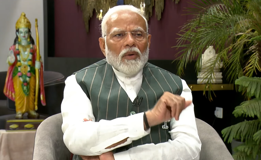 BJP4India's tweet photo. लोकतंत्र में चुनाव एक बहुत बड़ा उत्सव होता है और इस उत्सव की सबसे बड़ी विशेषता है कि इसमें मतदाताओं को educate करने का मीडिया द्वारा, राजनीतिक दलों और नेताओं द्वारा maas scale पर एक movement शुरू हो जाता है।

पीढ़ी दर पीढ़ी लोकतंत्र के संस्कारों को आने वाली पीढ़ियों के जेहन में उतारने का ये एक उत्तम अवसर होता है।

- पीएम @narendramodi