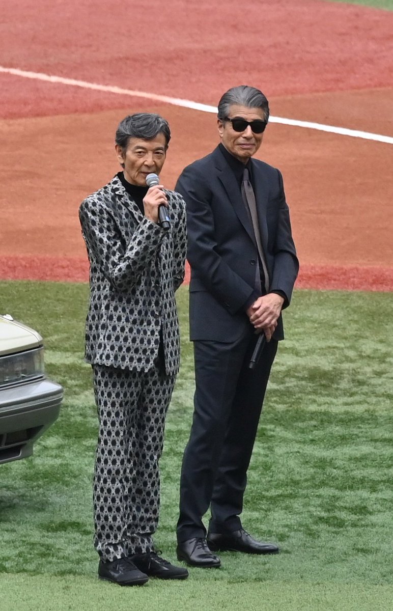 5/25 ハマスタ タカとユージ、レパードで登場カッコよすぎ✨
#舘ひろし さん #柴田恭兵 さん #あぶない刑事