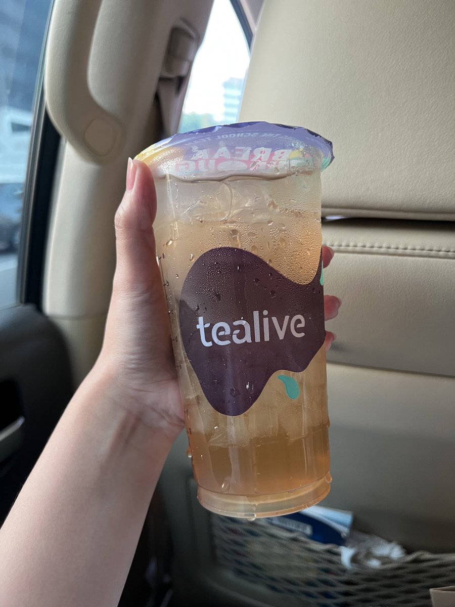 Okay lah aci cheat day sebab Tealive ada promo RM8 je utk any sized drinks ☺️🤘🏻

Pls get Sparkling Honey Lemon Aloevera, SEDAPPPPP😭😭