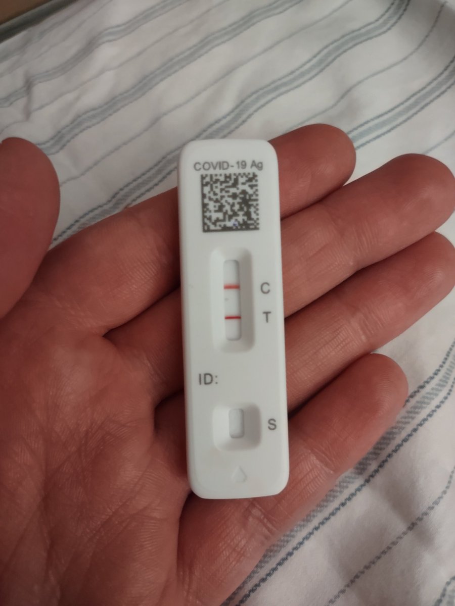 clntcloud's tweet image. I have the Coronavirus.  Y'all keep me in your prayers.  I've been running a fever today and I took a Covid-19 test for the second time ever.  I'm tested positive this time.  The first time I took the test it was a negative and that was during the pandemic.