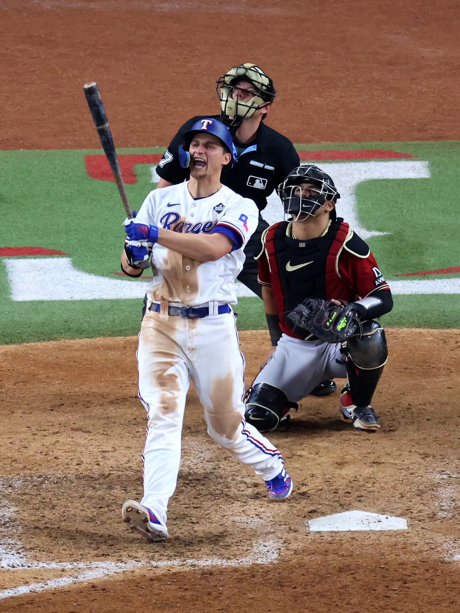 _abigaiiiil's tweet image. It feels the EXACT same.