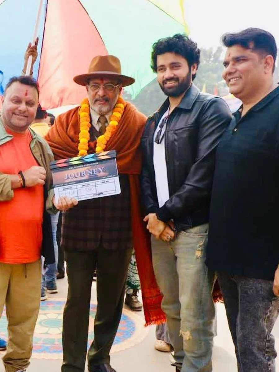 The film Journey may be based on the emotional relationship between father and son. 

@iutkarsharma @nanagpatekar @Anilsharma_dir 

#Journey