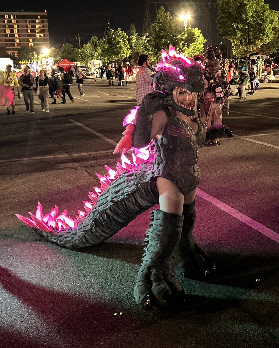 capitalspidey's tweet image. coolest cosplay ever