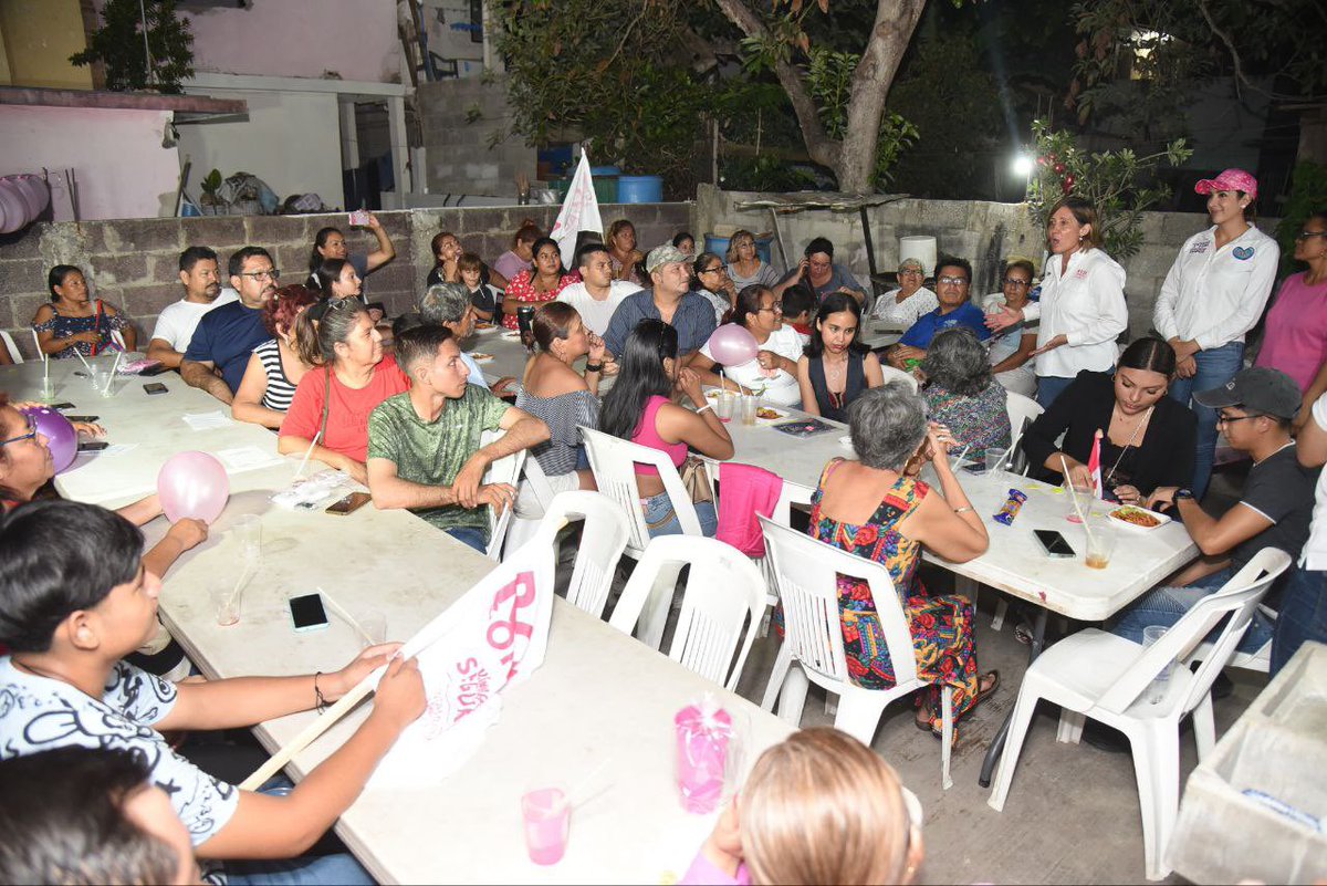 Cerrando la noche con alegría y sin rastro de cansancio, quiero agradecer profundamente a nuestros amigos por brindarnos tan interesante charla.

Juntos podemos hacer que nuestro puerto siga brillando más fuerte cada día.

#RosaGonzález
#VamosASeguirle
#EquipoTampico