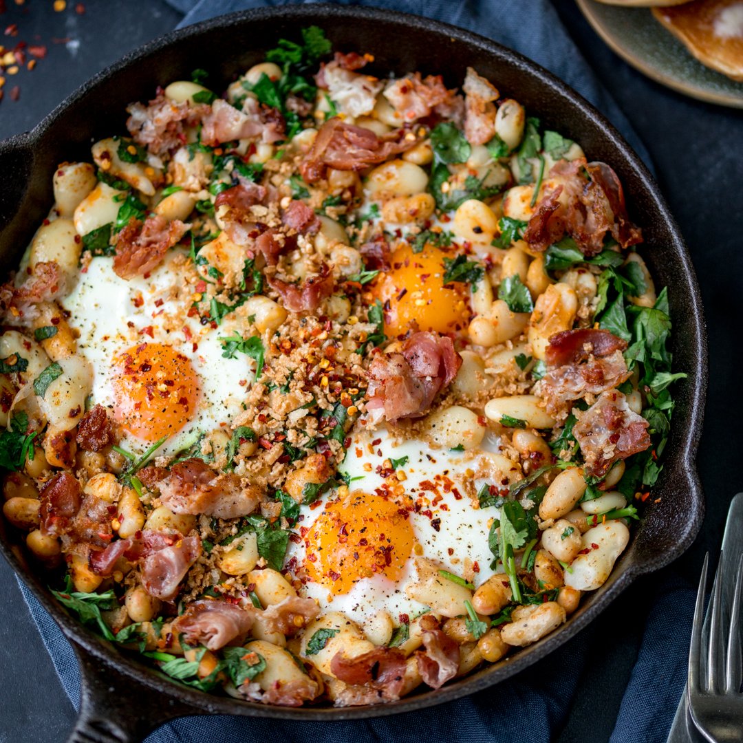 No, it's not shakshuka. Not a crushed tomato in sight! This is my Spicy Egg Breakfast with Smashed Beans and Pancetta!😋🍳 kitchensanctuary.com/spicy-egg-brea… #breakfast #kitchensanctuary #foodpic #brunch #foodie