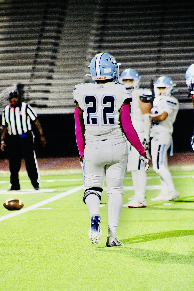 Today was really a great day I’m really proud of myself for putting in the hard work and not giving up when people doubted me, but I couldn’t have done it without my family. I’ve come a long way so this is not end it’s just the beginning.

“Jobs not finish” ‼️