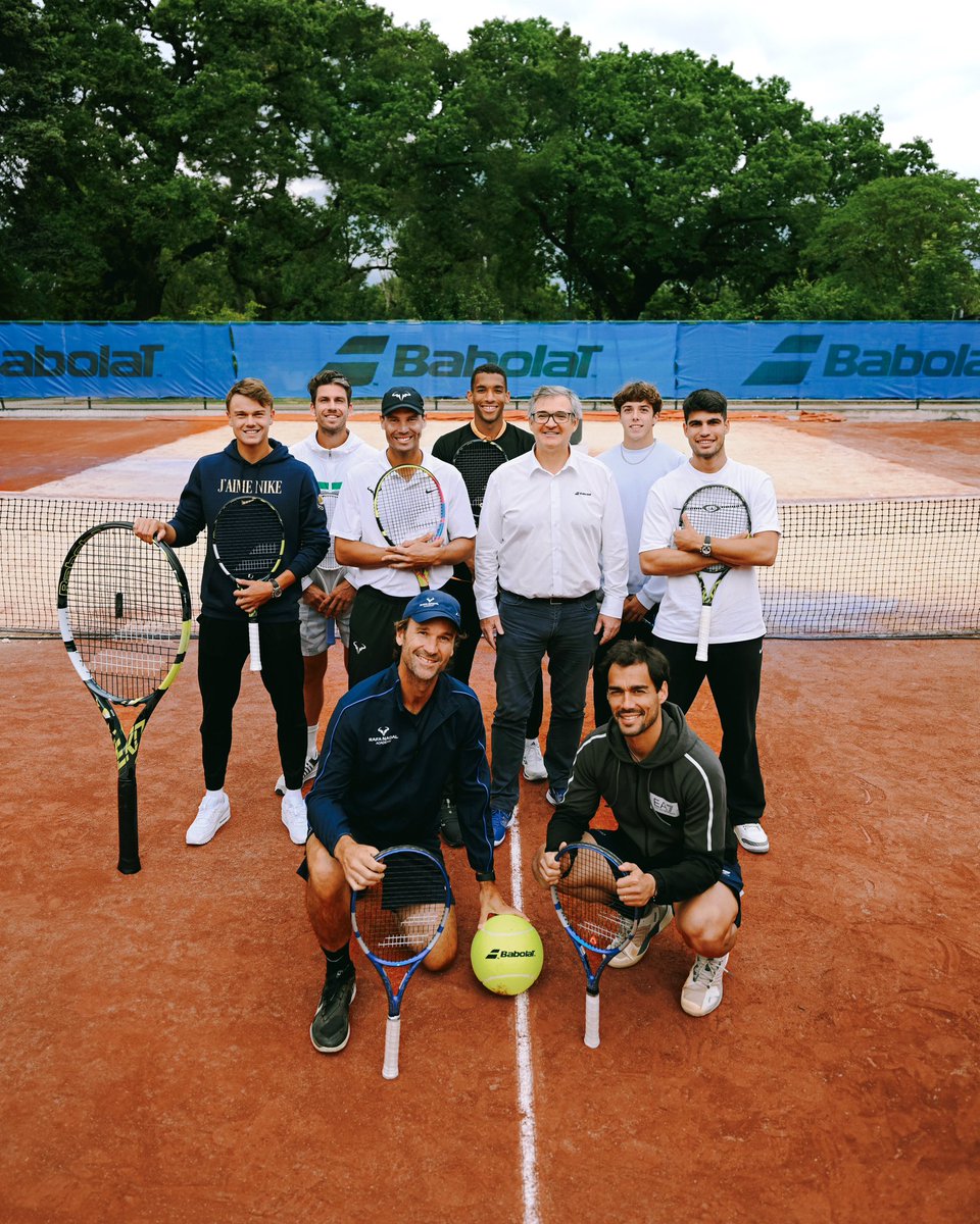 Celebrating the 30th Anniversary of our Babolat racquets with a Dream Team 😍

#BabolatFamily #WeLiveForThis