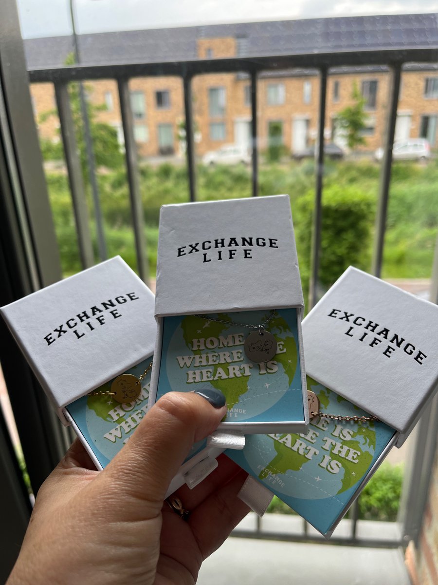 I just left a review on Exchange Life

★★★★★ I am obsessed! They are elegant, beautiful, and exactly what I wanted. It’s perfect for me and the perfect gift for my siblings also living abroad ❤️ exchange-life.com/?utm_source=ju…