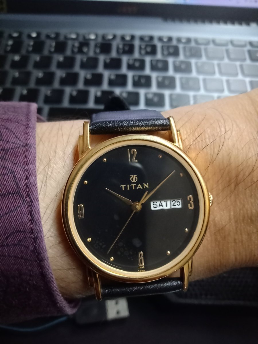 RealBrain's tweet photo. @titanwatches
This Titan watch, gifted to me by my sister's in-laws 27-years ago on her wedding day, was in my cupboard in its plastic case inside a wrapping paper. Week ago I unwrapped my nostalgia, replaced the battery and it started ticking. 
#TitanWatches #NostalgiaRevival https://t.co/kTDwbg1BoM
