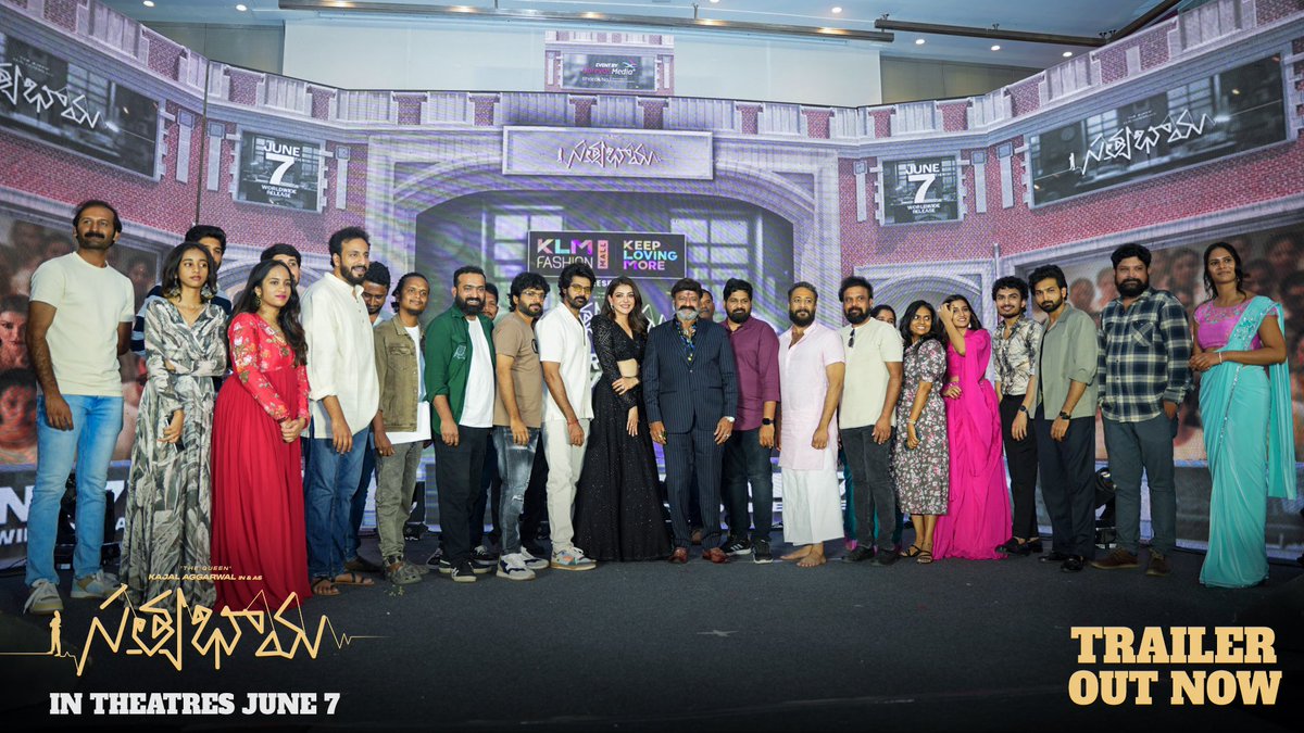 Team #Satyabhama with the 𝐆𝐎𝐃 𝐎𝐅 𝐌𝐀𝐒𝐒𝐄𝐒 #NandamuriBalakrishna Garu from the Trailer Launch Event ❤️‍🔥 A huge boost to the team ahead of the grand release on June 7th. #SatyabhamaTrailer out now 💥💥 ▶️ youtu.be/gPBuvQP9Dp0 '𝐐𝐮𝐞𝐞𝐧 𝐨𝐟 𝐌𝐚𝐬𝐬𝐞𝐬'