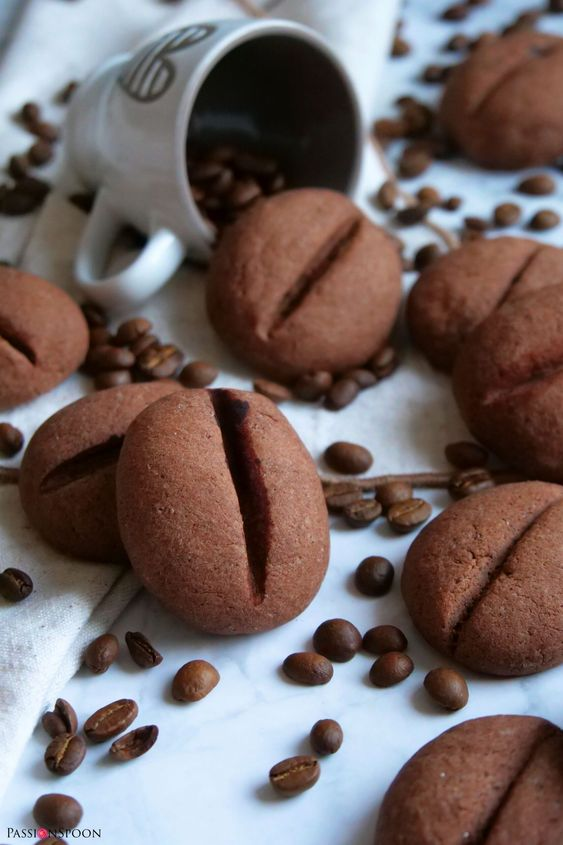 PassionSpoon1's tweet image. Recipe ☕️ passionspoon.com/coffee-bean-co…
These cute coffee bean-shaped cookies have a rich coffee flavour with just a hint of chocolate. They're perfect for breakfast served with your morning coffee, tea or milk or to enjoy as a snack during the day.

#coffee #recipe #delicious #cookie