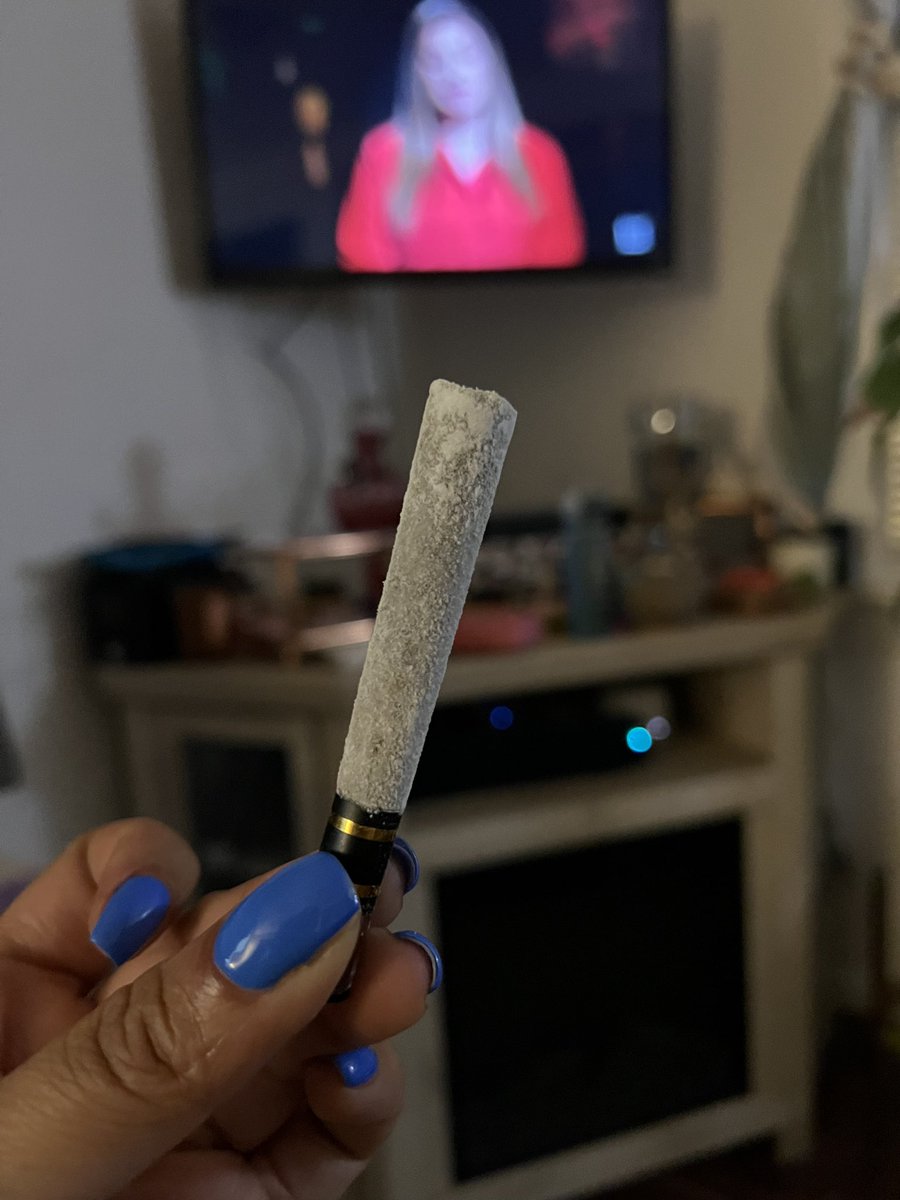 does a preroll need to look like it was rolled around in coke? sure