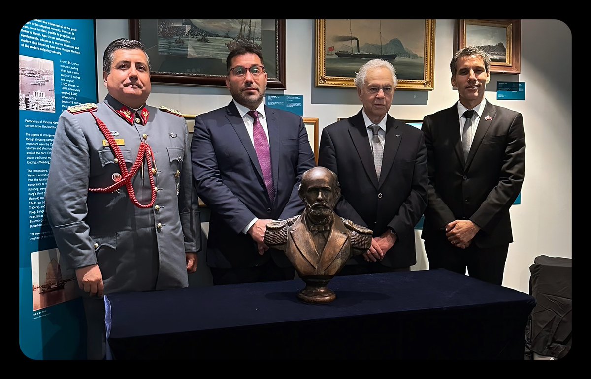 Celebrando nuestras glorias navales en #hongkong. Acompañado del Agregado de Defensa en la PRC Coronel Álvaro Vera, el Almirante (R) Ariel Rosas y el Presidente de la @chilehkcc Felipe de Tezanos Pinto De La Fuente #armadadechile #gloriasnavales <a href="/Armada_Chile/">Armada de Chile</a> <a href="/Minrel_Chile/">Cancillería Chile 🇨🇱</a>