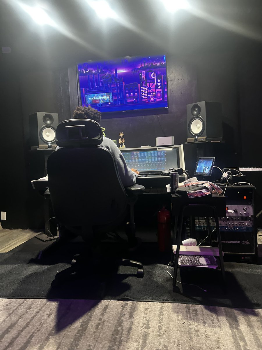 Gmillithegreat's tweet image. Late night work