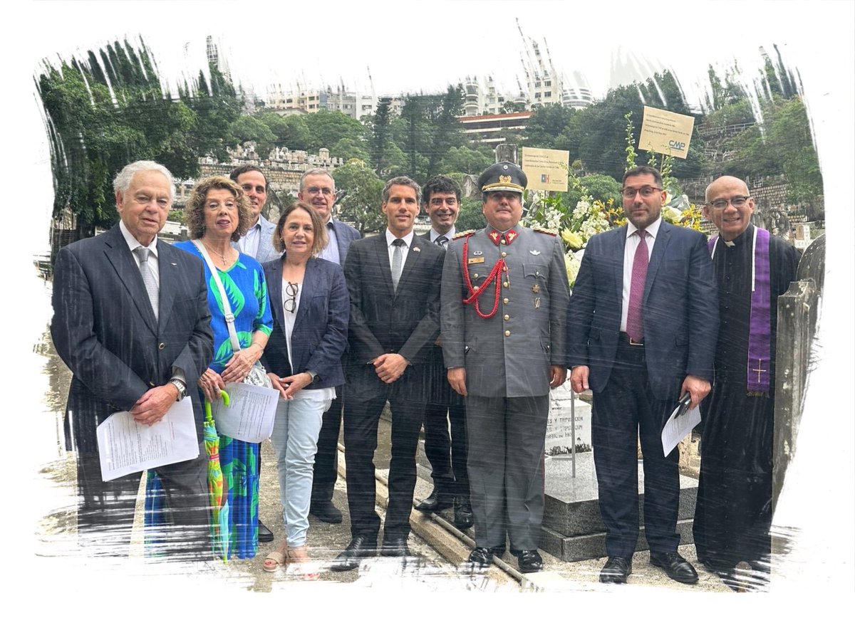 Celebrando nuestras glorias navales en Hong Kong. Acompañado del Agregado de Defensa de Chile en la PRC Coronel Álvaro Vera, el Almirante (R) Ariel Rosas y el Presidente de la @chilehkcc Felipe de Tezanos Pinto De La Fuente #armadadechile #gloriasnavales #hongkong <a href="/Armada_Chile/">Armada de Chile</a>