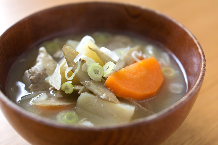 健康の基本の食事は、難しいことを言わないので、野菜たっぷりの味噌汁とご飯。漬物があればよりいい。 基本はそれ。たまに違うの。