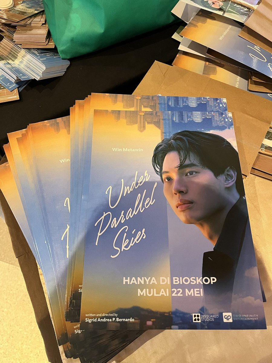 WinUnionINA's tweet photo. Under Parallel Skies Special Poster from @cinepolisID only on Fanscreening and Nobar with @WinUnionINA 🥰💚

#UnderParallelSkiesIndonesia
#UnderParallelSkies
#UPSXWinUnionINA 
#winmetawin @winmetawin 
#JanellaSalvador @superjanella 
@28squaredstudio @richardjuan https://t.co/CAoQsG8WHo