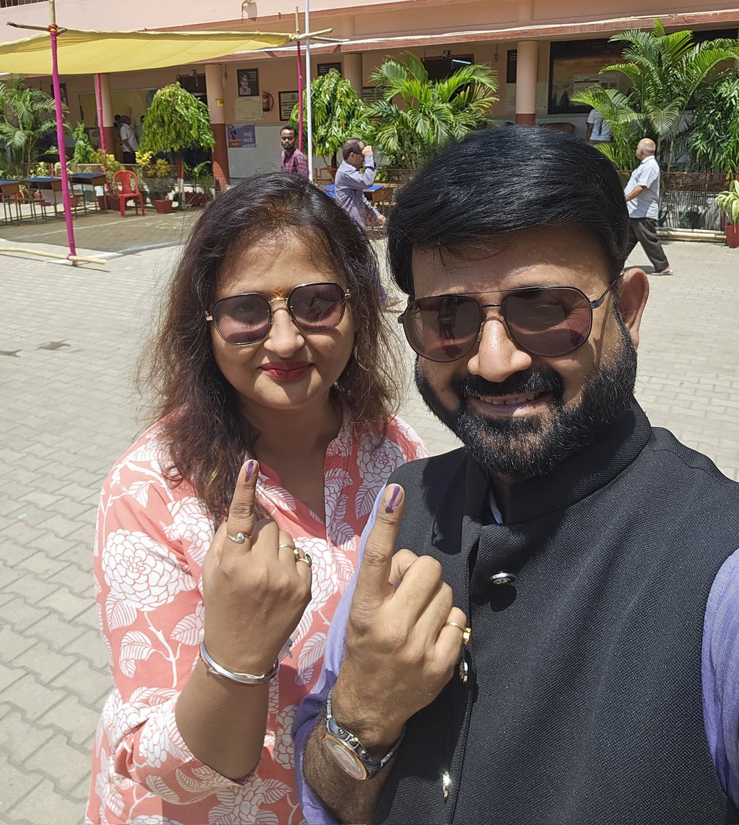pratulshahdeo's tweet photo. हमने एक समृद्ध,शक्तिशाली,विकसित भारत जिसकी सीमाएं हमेशा सुरक्षित रहें,उसके लिए वोट किया।
लोकतंत्र के इस महापर्व में 5 वर्ष में एक बार आने वाले मौके को कृपया ना चुके।
वोट जरूर करें। https://t.co/YKkxcCfbgR