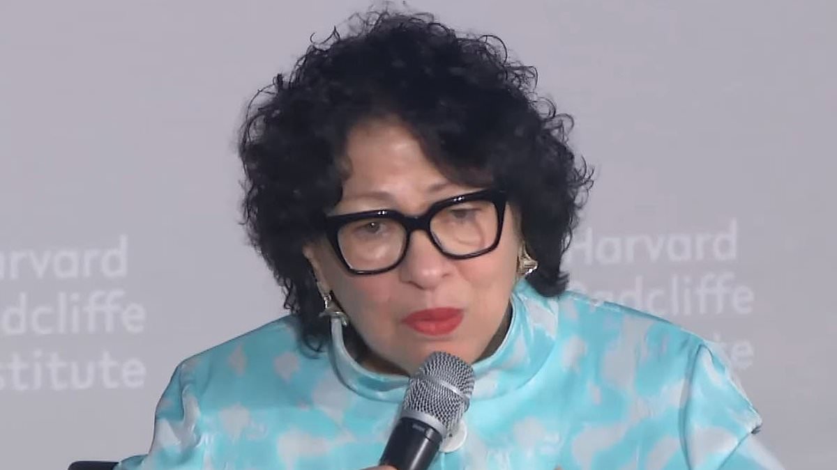Liberal Supreme Court Justice Sonia Sotomayor says she sometimes cries over rulings made by conservative-majority court and hints more right-wing bombshells are to come trib.al/tpXX2Mz