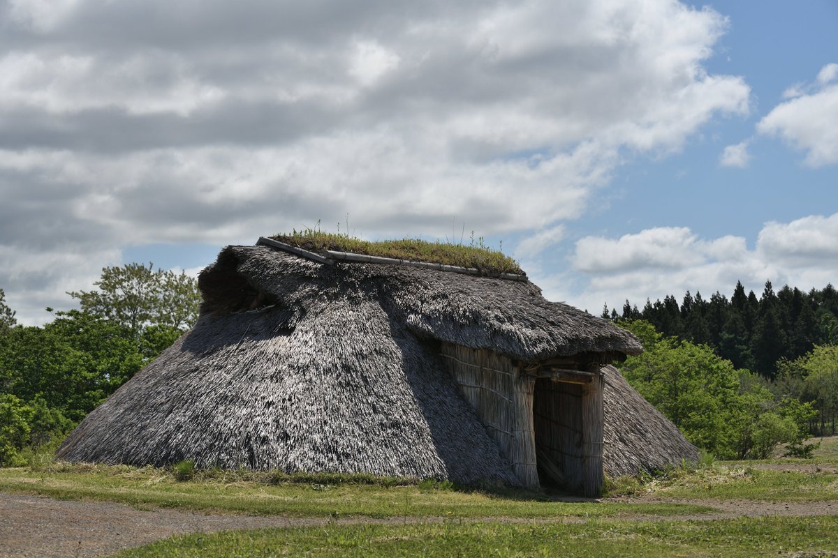 「縄文時代の家　－モデルハウス展示場－」

あなたの好みの家は？😅

#三内丸山遺跡
#北海道・北東北の縄文遺跡群
#縄文時代
#青森市
#写真の奏でる私の世界