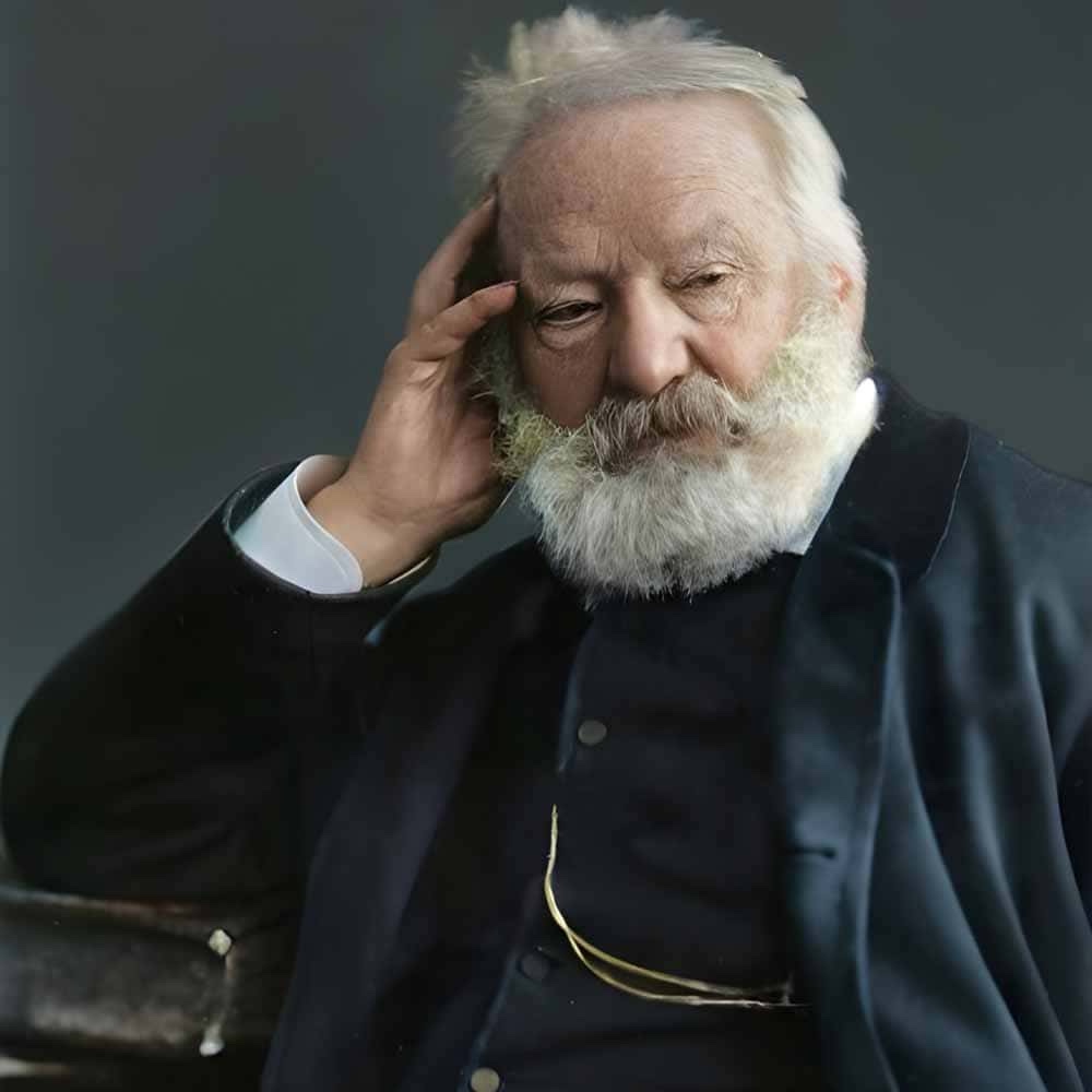 'Sevmek ya da sevilmek yeterlidir. Gerisini sormayın. Yaşamın karanlık kıvrımlarında bulunacak başka bir inci yoktur. Sevmek tamamlanmaktır.'

#VictorHugo