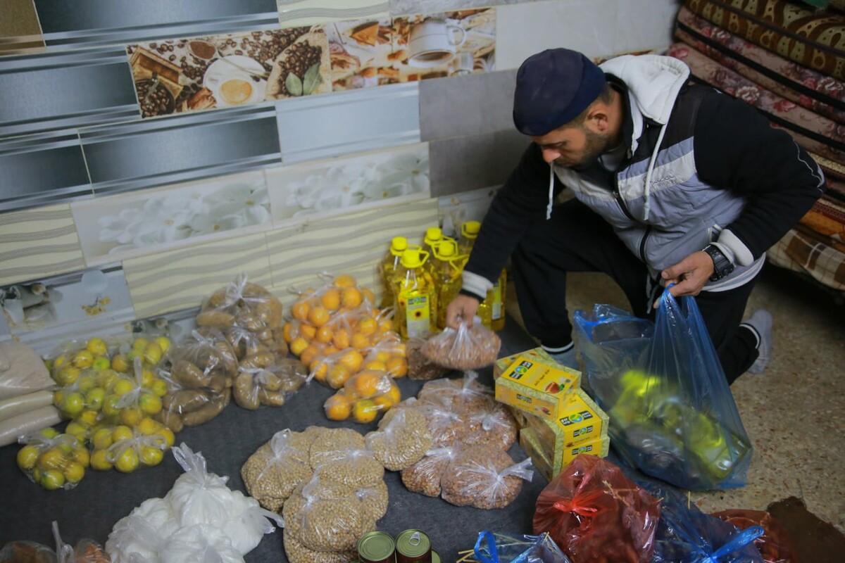 Nearly all of Gaza’s civilian population are facing acute levels of food insecurity and are now reliant on humanitarian aid for survival. ActionAid has distributed hot food, fresh fruit and vegetables. Please support our appeal so we can do more:bit.ly/3FmJVhP