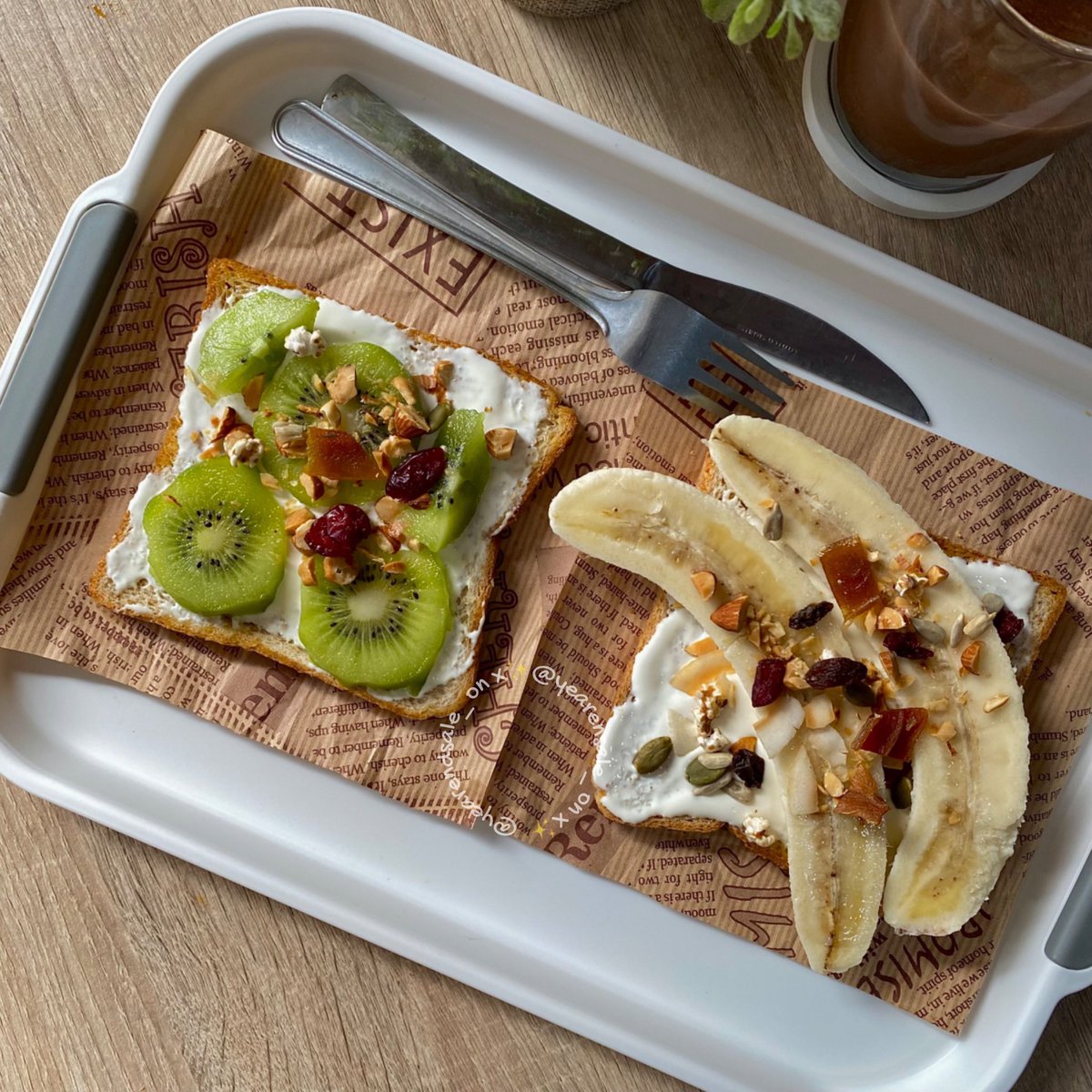 sarapan simpel nggak perlu masak tinggal racik-racik aja, bisa untuk bekal juga 🍌🥝🍇