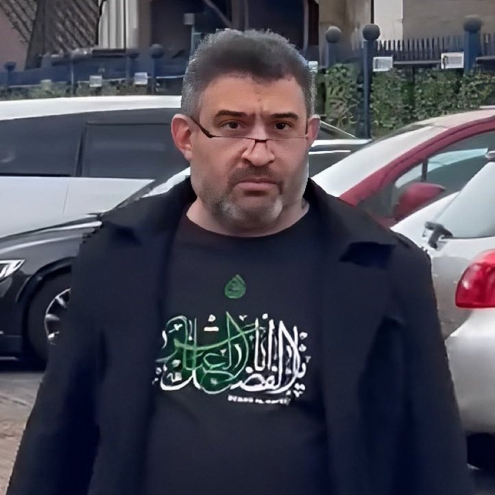 Mojtabapacino's tweet photo. با "یا ابوالفضل" لگد به دخترا میزنن،
با "حیدر حیدر" گفتن شلیک و با "الله اکبر" و اذان صبح اعدام میکنن.
اصلا مگه میشه از دینتون متنفر نبود؟؟
#فقر_فساد_گرونی https://t.co/J02NdW2Ffk