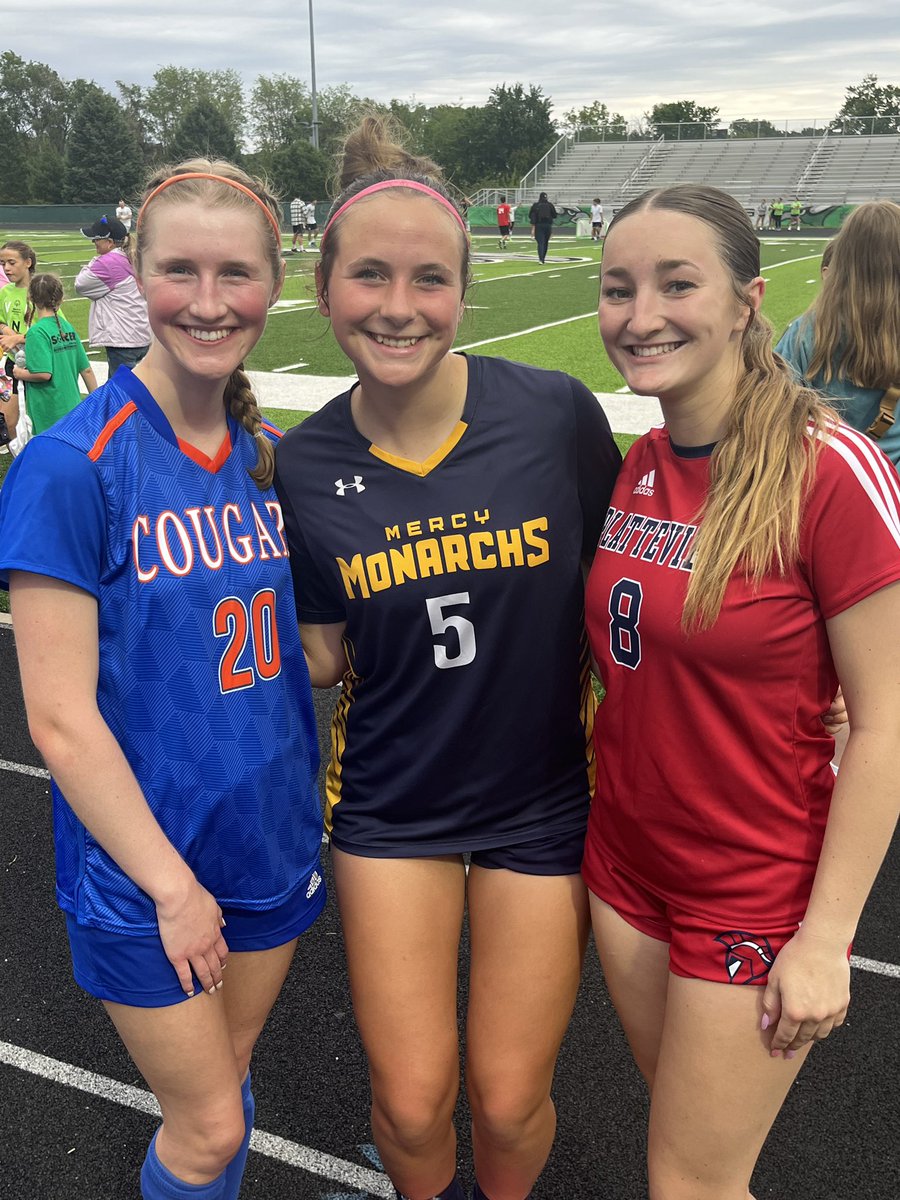 Congrats to <a href="/baylee_tex/">Baylee</a> <a href="/RyleeRempe/">rylee rempe</a> and former teammate Lauren for being selected to play in the Class B senior game last night! What a great group of girls (and moms)! 🙌🏼🙌🏼