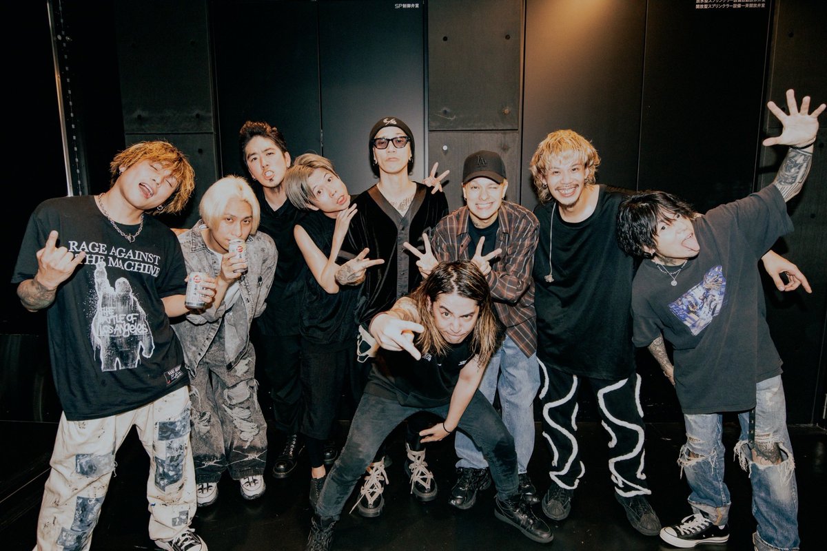 show_sstp's tweet photo. MAGIC HOUR TOUR@ZEPP SHINJUKU

ありがとうございました。

coldrain=直系の先輩。
これが揺らがない事を思い知らされた一日でした。

🥁 @pearl_drum @sabian_jp @aspr_official 
📸 @kawado_photo 

#survivesaidtheprophet 
#サバプロ 
#coldrain 
#コルレ 
#MAGICHOUR https://t.co/Y6h0QcB3pP