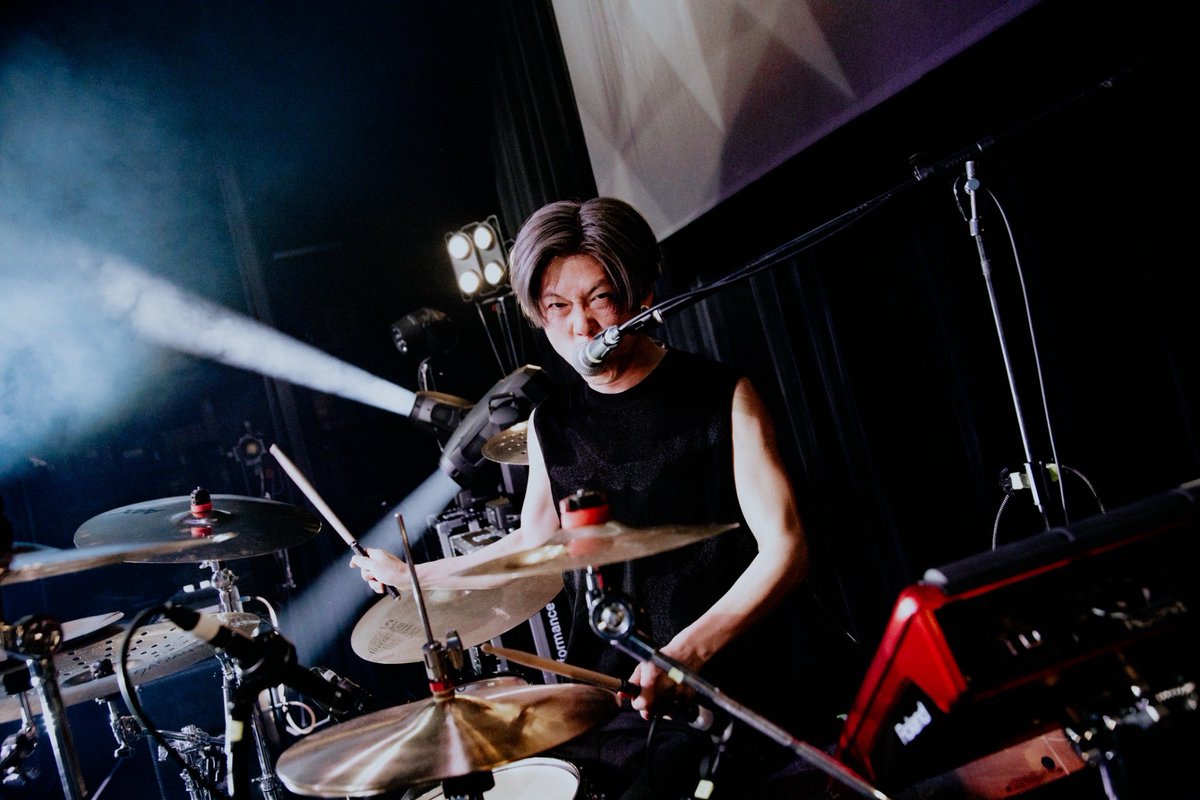 show_sstp's tweet photo. MAGIC HOUR TOUR@ZEPP SHINJUKU

ありがとうございました。

coldrain=直系の先輩。
これが揺らがない事を思い知らされた一日でした。

🥁 @pearl_drum @sabian_jp @aspr_official 
📸 @kawado_photo 

#survivesaidtheprophet 
#サバプロ 
#coldrain 
#コルレ 
#MAGICHOUR https://t.co/Y6h0QcB3pP