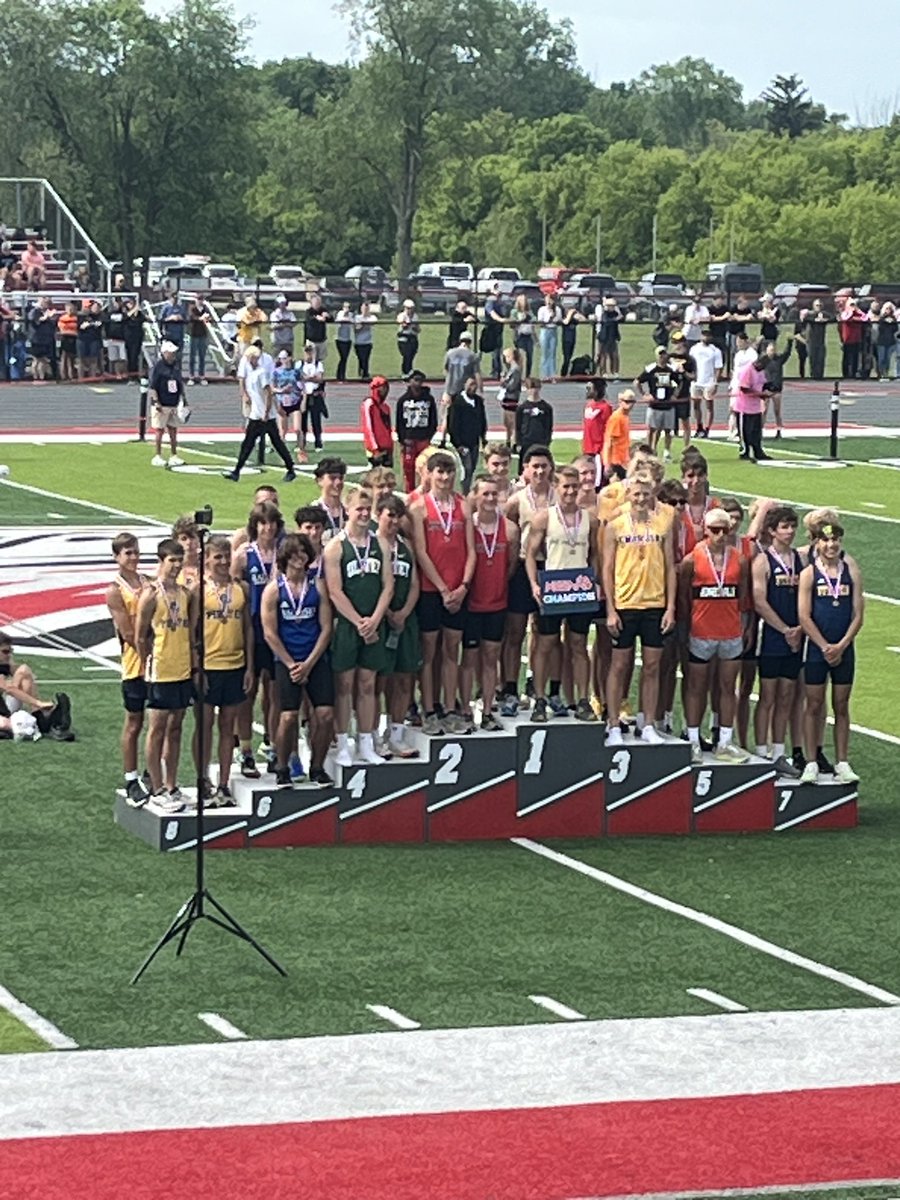 🚨NEW SCHOOL RECORD🚨4x800 (8:06.68) 4th place at the d3 state meet Dawson Feldpausch, Noah Flach, Tayven Feldpausch and Lucas Hopkins
<a href="/OlivetSports/">Go Eagles!</a>