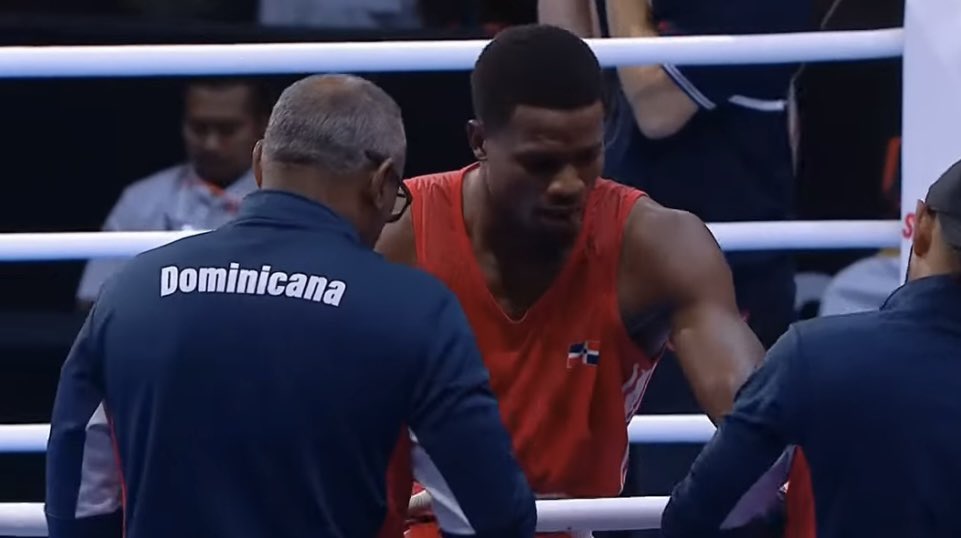 revrecreo's tweet photo. Cristian Javier Pinales #CLASIFICA para #Paris2024 en #boxeo 🥊🇩🇴. Venció a Jalidov Gafurova🇪🇸en Tailandia. Estamos sumamente orgullosos de ti, Cristian. ¡Sigue llevando nuestra bandera en alto!🌟👏🏻 #RevistaRecreo #RD #primicia https://t.co/aVV4tIO9WZ