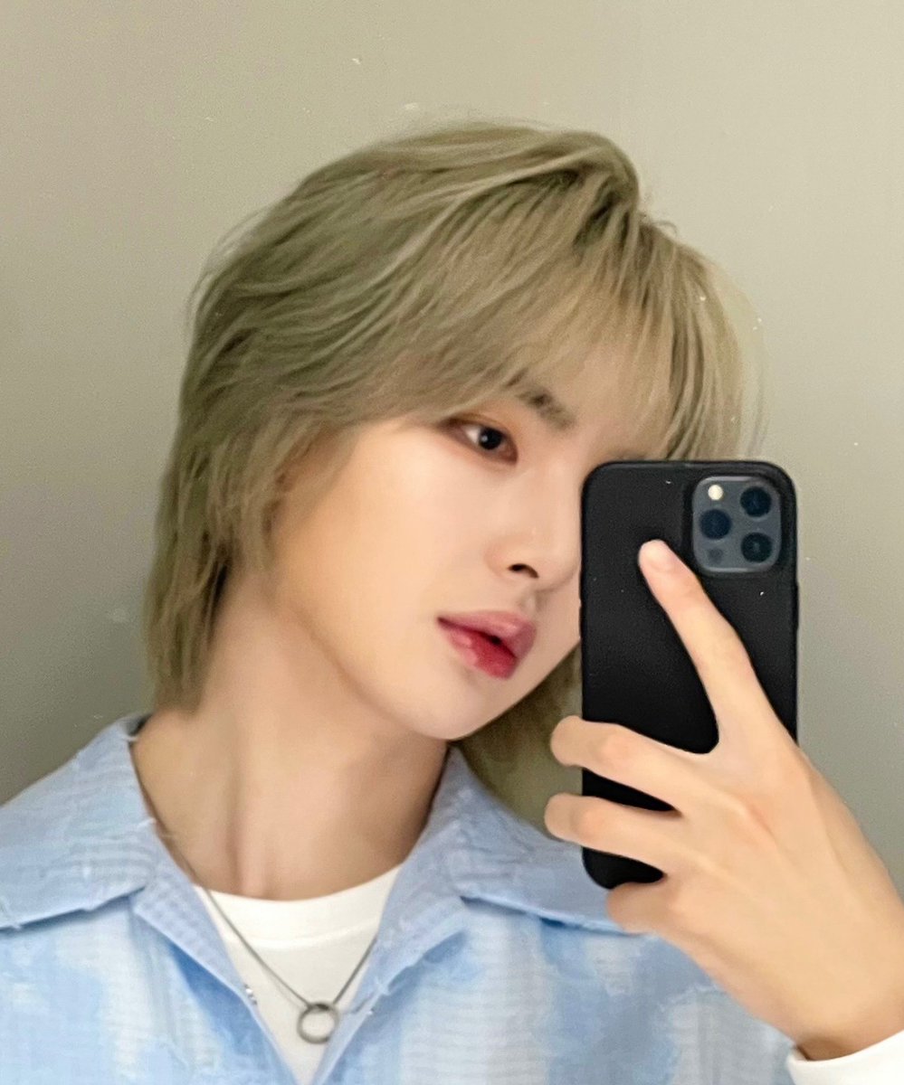 MU914__'s tweet photo. 나 진짜 오늘 하루를 이 사진들로 살아갈 수 이떠.. https://t.co/bNhNDo1c8V
