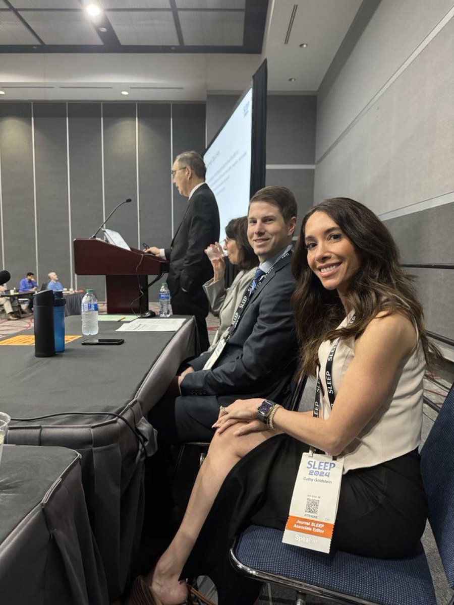 Hanging with fellow sleep tech enthusiasts at C-03 Navigating Novel and Emerging Consumer, Diagnostic, and Therapeutic Sleep Technologies #SLEEP2024 #SleepPeeps