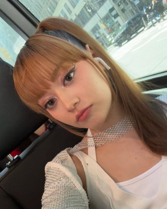INFO_VCHA's tweet photo. #️⃣| Our princess #KENDALL is turning 18 today! We will be uploading hashtags to celebrate this special date for her.

Comment or quote with the hashtag below! 👇

HAPPY KENDALL DAY
#KENDALL_SWEET_18
@Official_VCHA https://t.co/ZBhB2gCME6