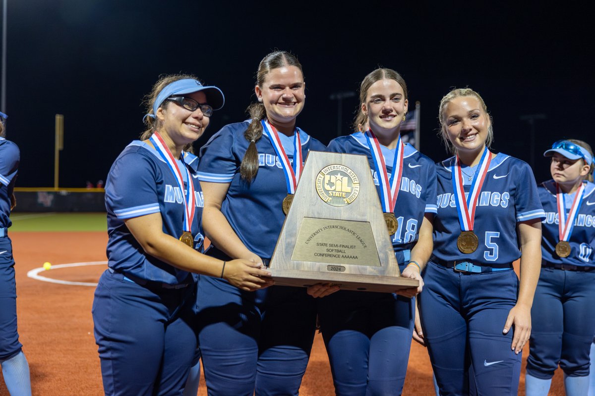 Humble ISD (@humbleisd) on Twitter photo ๐ธ: Thank You Seniors!
<a href="/KingwoodSB/">Kingwood HS Softball</a> seniors Alyssa Moreno, Macey Gilman, Ava Jolley and Bailey Druckhammer hold the 2024 Class 6A State Semifinalist Trophy that is heading back to <a href="/HumbleISD_KHS/">Kingwood High School</a>. #LegacyLeft #UILState #ShineALight ๐ธ: Thank You Seniors!
<a href="/KingwoodSB/">Kingwood HS Softball</a> seniors Alyssa Moreno, Macey Gilman, Ava Jolley and Bailey Druckhammer hold the 2024 Class 6A State Semifinalist Trophy that is heading back to <a href="/HumbleISD_KHS/">Kingwood High School</a>. #LegacyLeft #UILState #ShineALight
