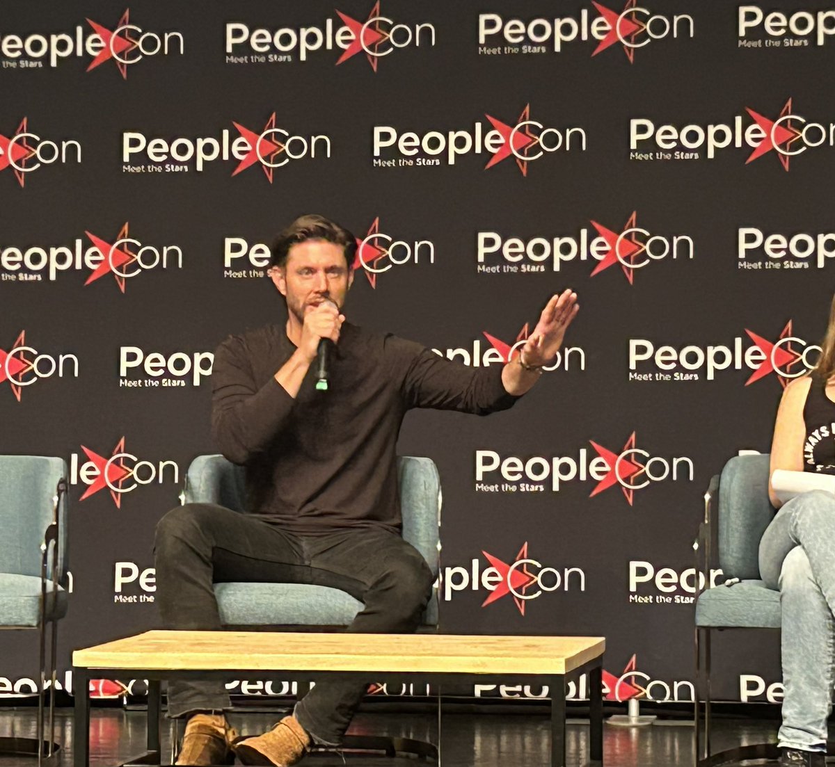 MiaAW90's tweet image. Jensen: “I have no doubt Jared and I will find ourselves working together again.”
#DLC6 #SPNFamily